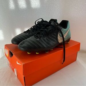 Nike Women’s Tiempo Rio Cleats Size 8.5